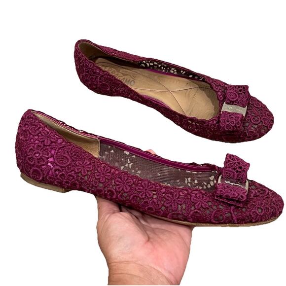 SALVATORE FERRAGAMO Size 7.5 Varina Crochet Ballet Flats Round Toe Slip On Wine - Picture 1 of 8